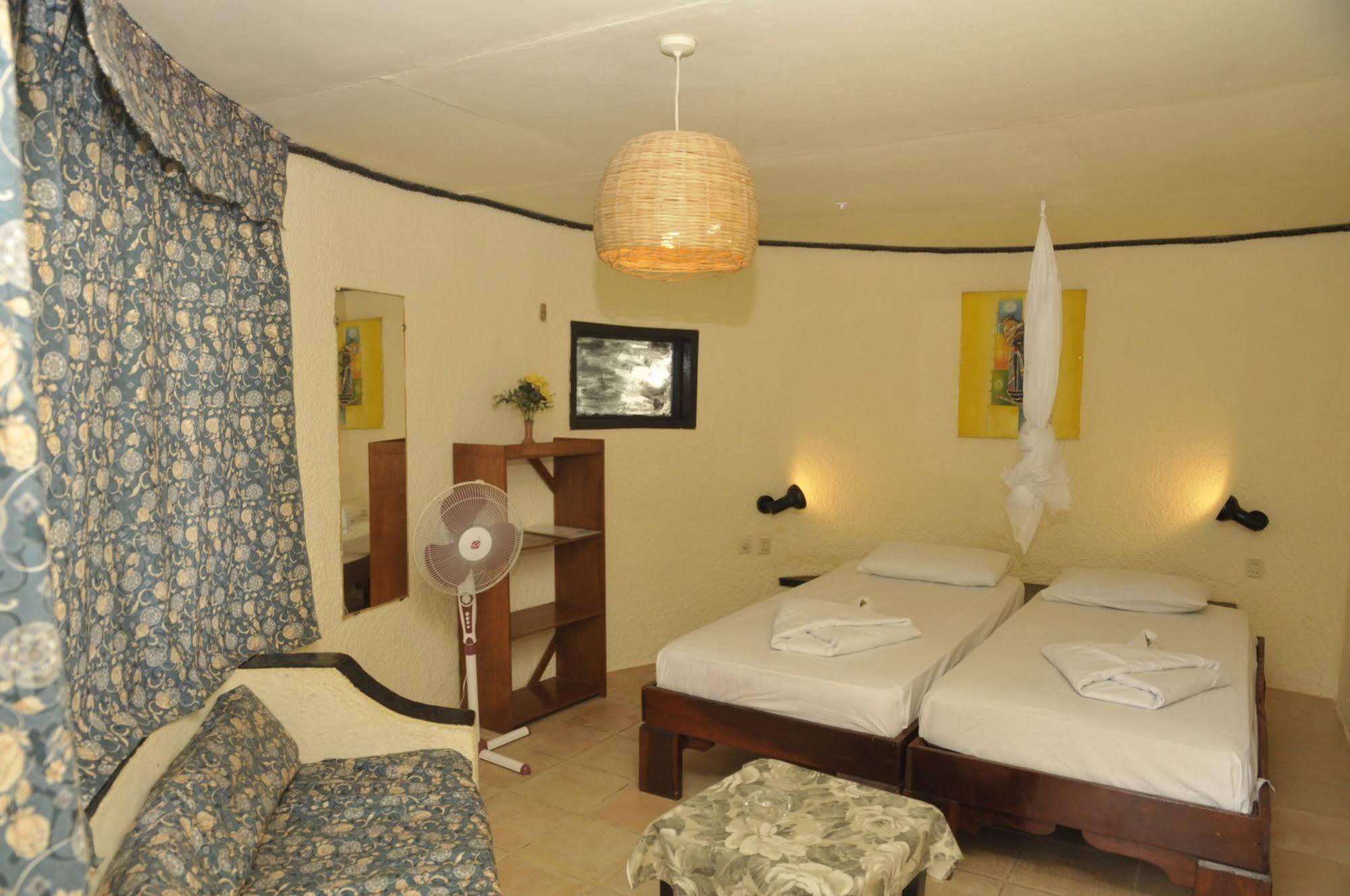 African Village Hotel Bakau Esterno foto